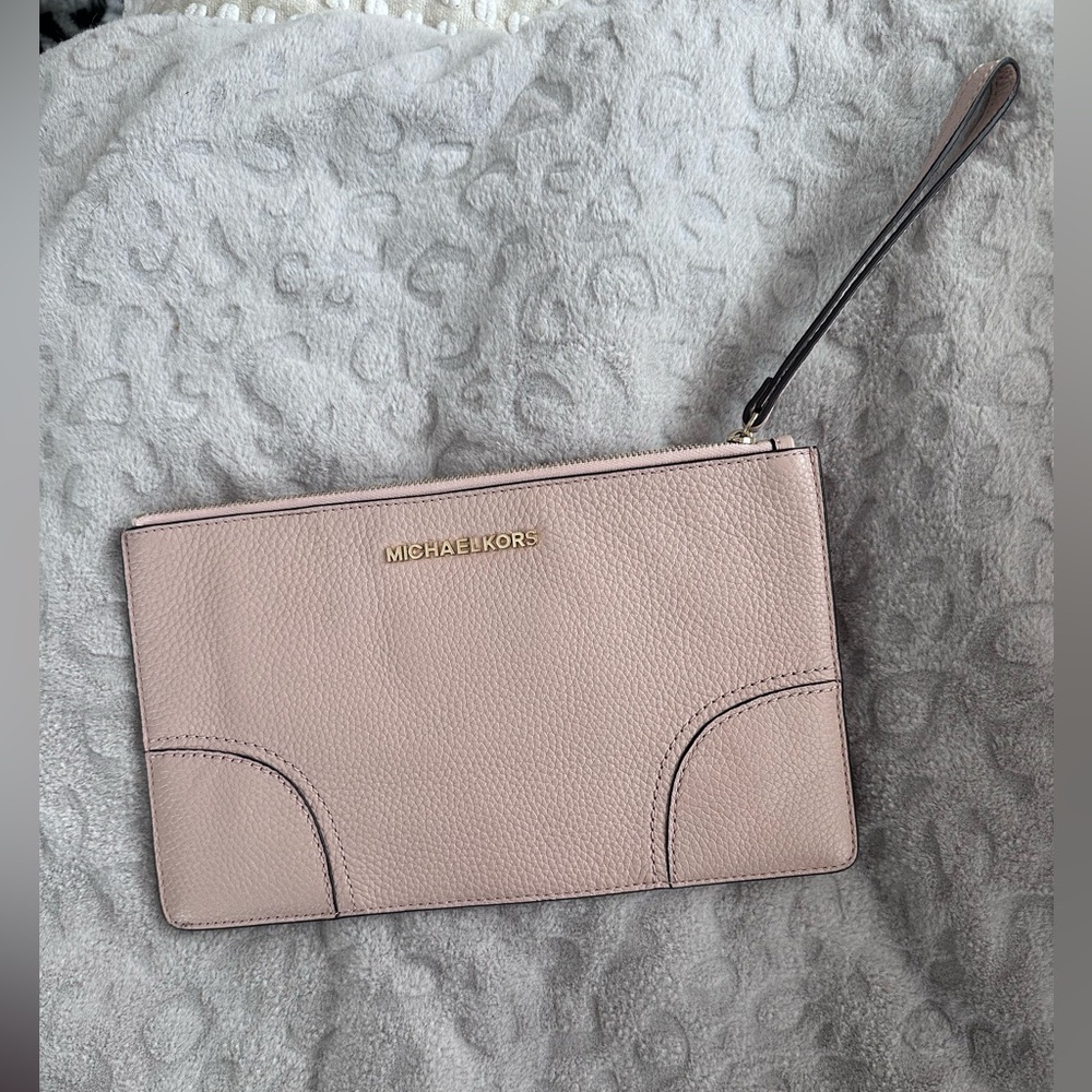 pale pink Michael Kors wristlet